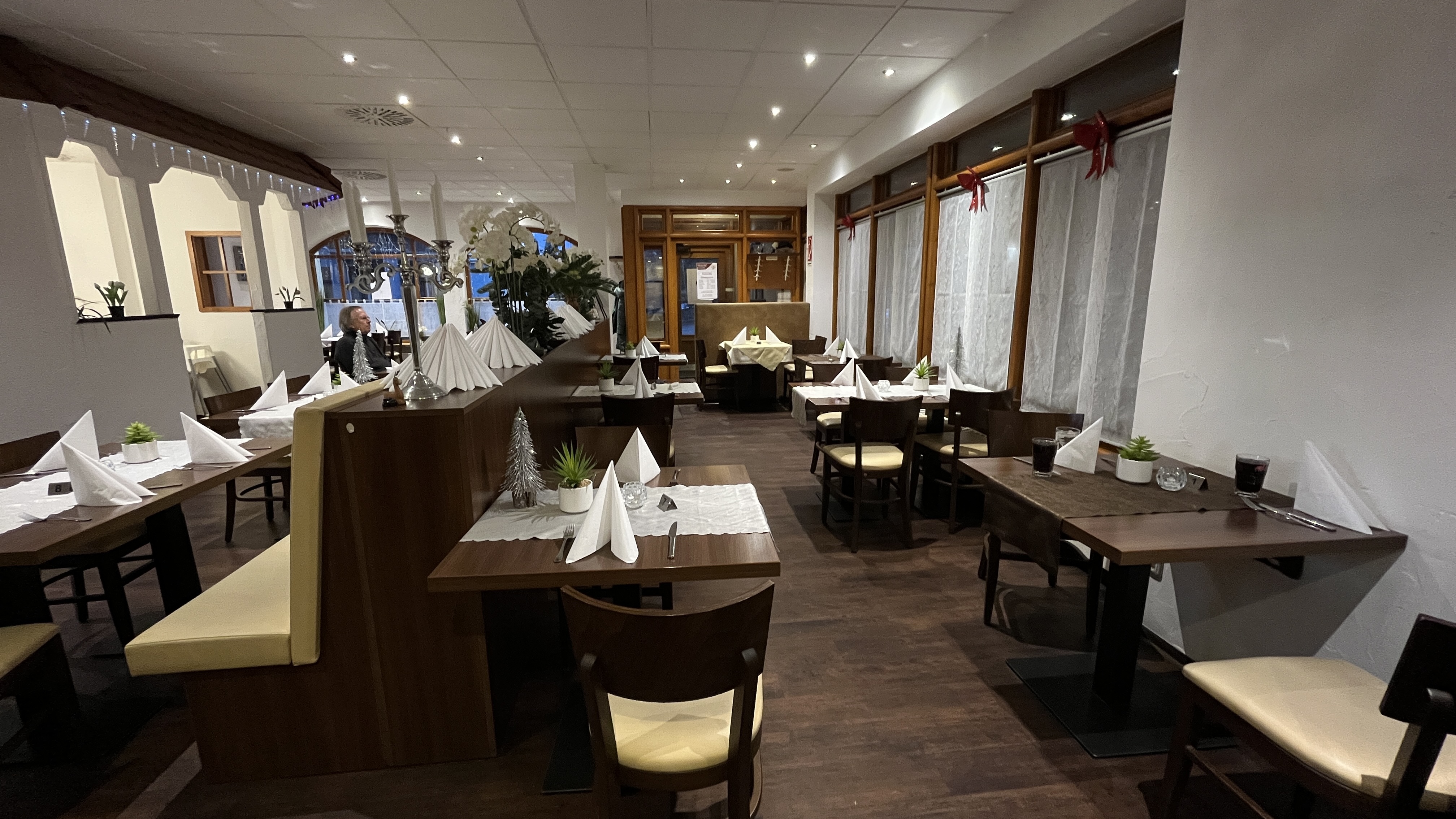 Restaurant Innenraum mit Tischen